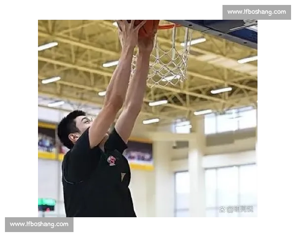 广东宏远强势迎战深圳新世纪焦点对决引爆CBA赛场夜晚巅峰之战 广东宏远强势迎战深圳新世纪焦点对决引爆CBA赛场夜晚巅峰之战